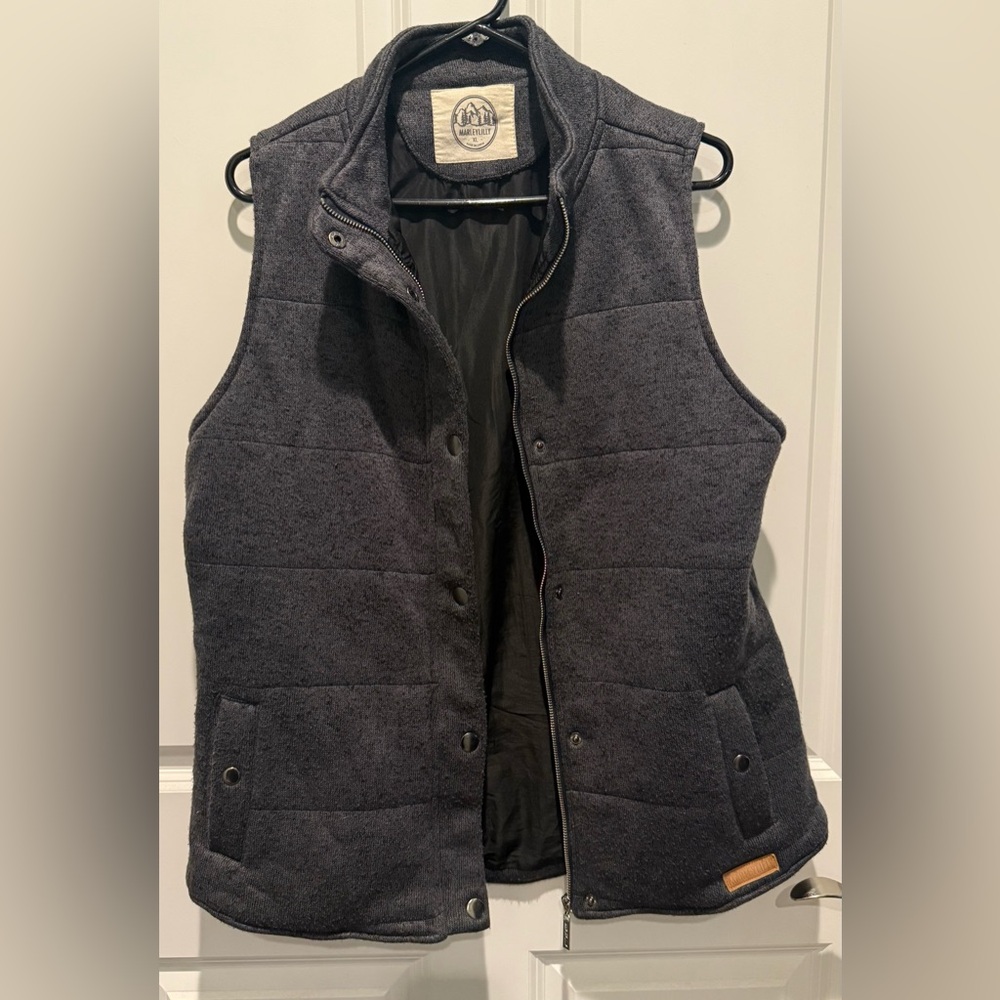 Cozy Quilted Sleeveless Vest - Dark Charcoal Gray